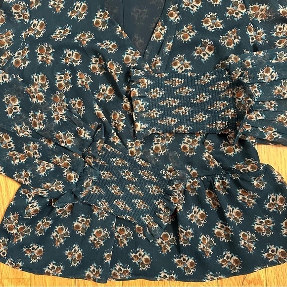Walter Baker Peasant Top Blue Green Floral Mock Wrap Peplum Hem Boho Shirt M - Picture 2 of 7